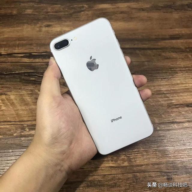 iPhone9售价曝光，在4k战场迎战小米10，到底谁才是“真香机”？