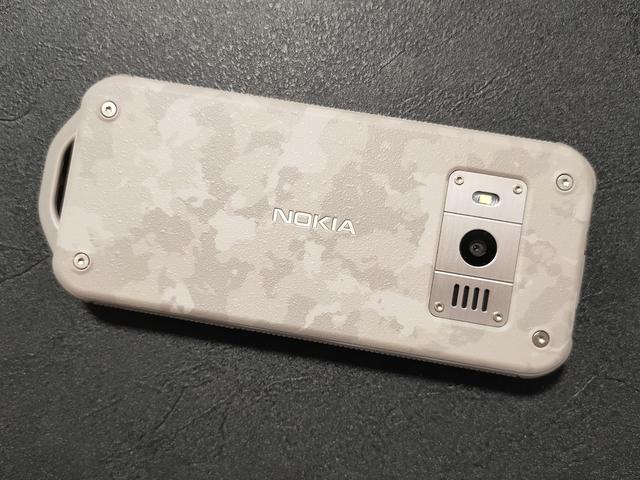 诺基亚 800 三防手机，那个摔不坏的它又回来了