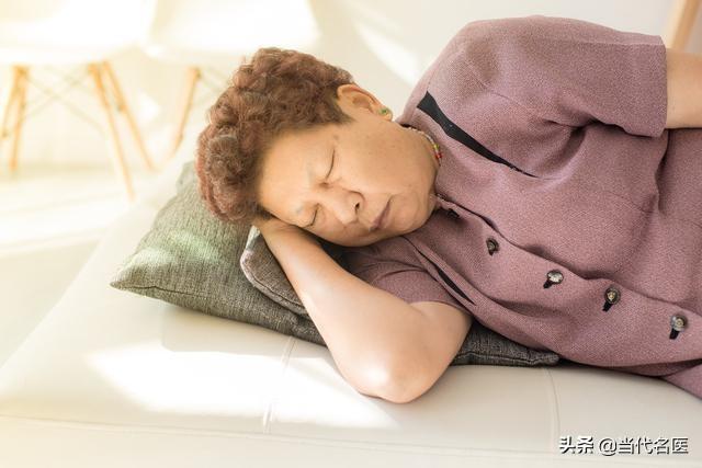 “头部"有4异常,说明脑血管"堵塞"严重,防脑梗,做好“5控"