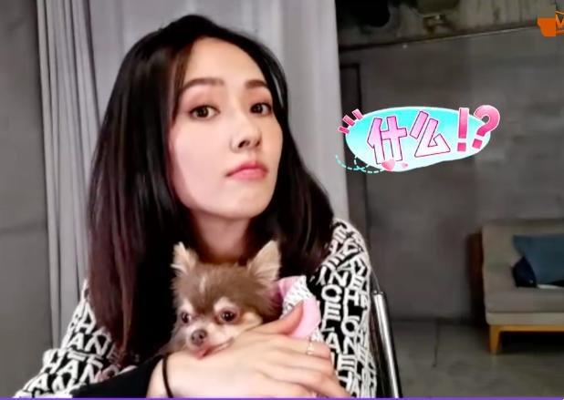 郭碧婷向佐云直播不忘穿情侣装,郭碧婷深情表白:转身就会想他