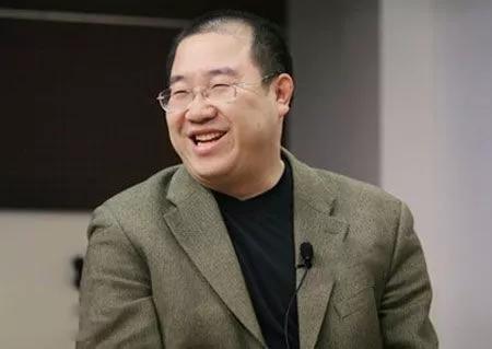 苦命的巴图:被同父异母的弟弟比下去,亲爹不爱继父来凑