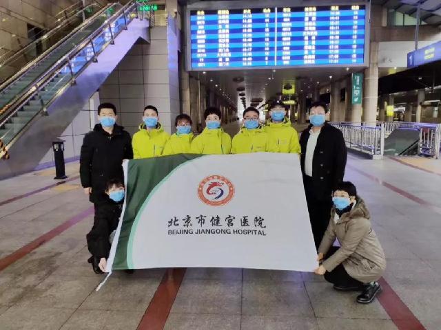 在战疫最前线,彼此温暖的医者无畏无我