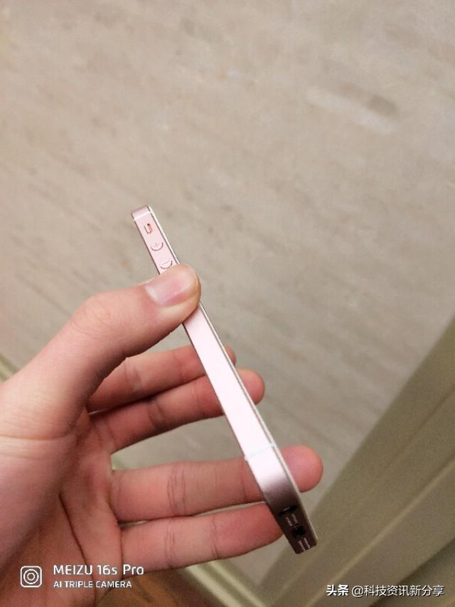 iPhoneSE,尺寸轻便,手感舒服!当做备用机太好用了