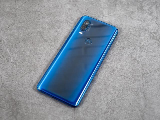 被遗忘的摩托罗拉,从2499跌至1099,这款千元机其实很有性价比