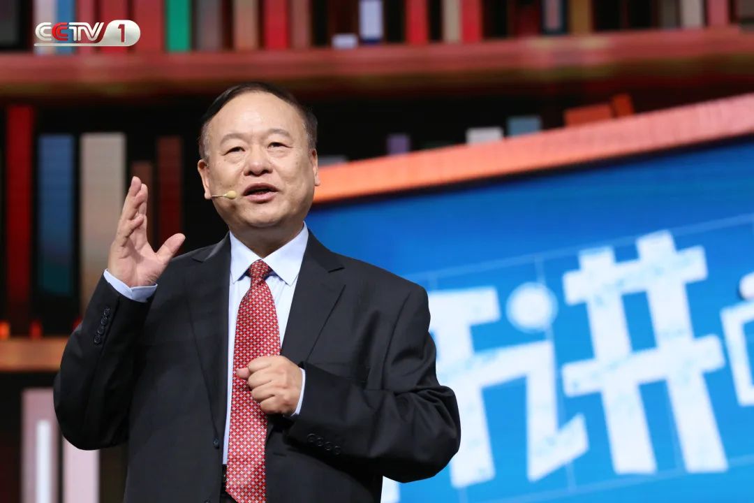 开讲啦丨数学如何成为数学家的心灵之花?CCTV-1今晚十点半档,共赴一堂不用考试的数学课