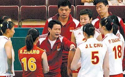 一扣成名!中国女排一替补4年变奇兵,二传连传3球给她砸下冠军点