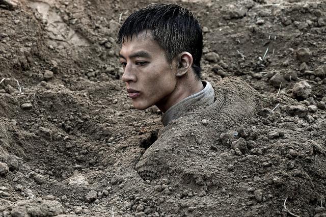 《红色》让他一夜成名,《新世界》让他跌落神坛,他败在哪了?