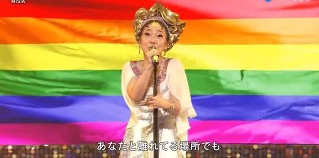 米希亚《歌手》惊艳演出,在富士山下点亮万支蜡烛为中国祈福