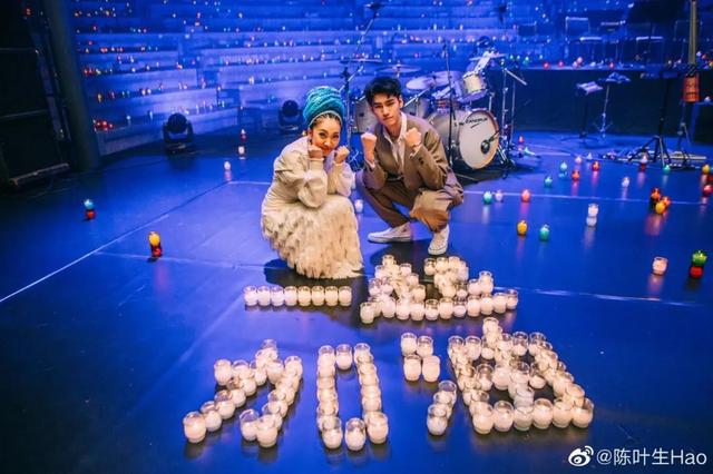 米希亚《歌手》惊艳演出,在富士山下点亮万支蜡烛为中国祈福