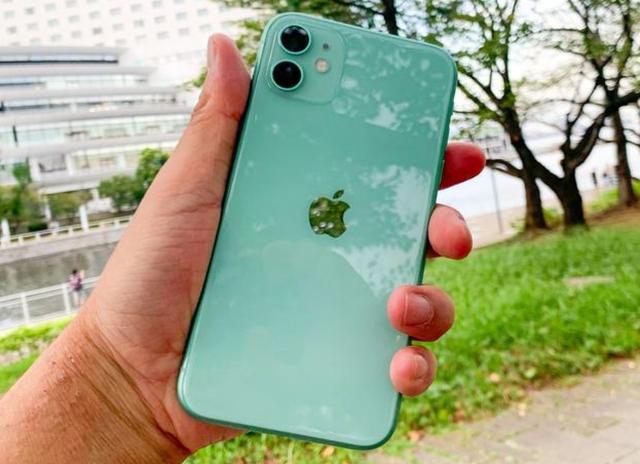 2019年机皇!还是A12+iOS13,为何到了2020年却没人买了