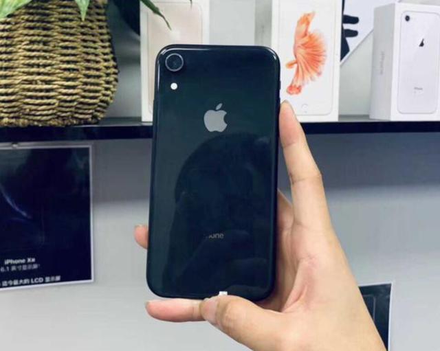 2019年机皇!还是A12+iOS13,为何到了2020年却没人买了