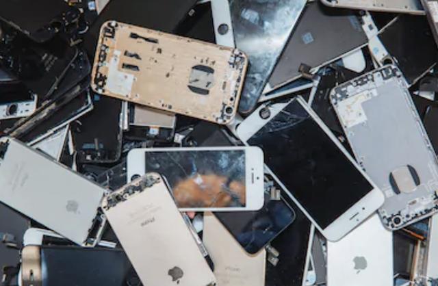 苹果用机器人从废弃iPhone中挖矿,然后制造出更多的电子垃圾……