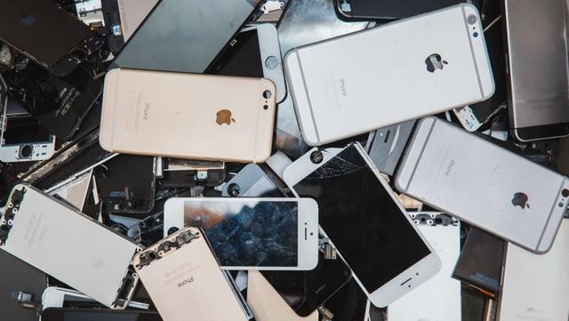 苹果用机器人从废弃iPhone中挖矿,然后制造出更多的电子垃圾……