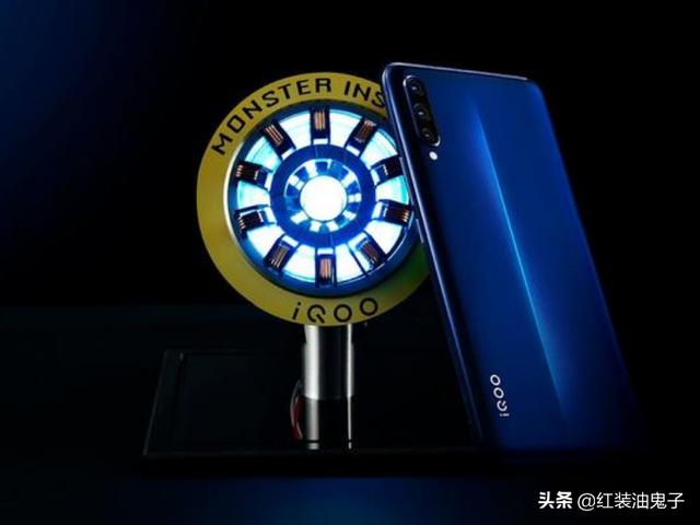 采用的USF3.1的iQOO3,保持700MB的速度,没有一点问题