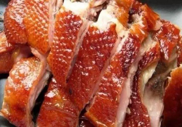 为啥一只活鸭50元,一只烤鸭才18元?看完才知道有“猫腻”