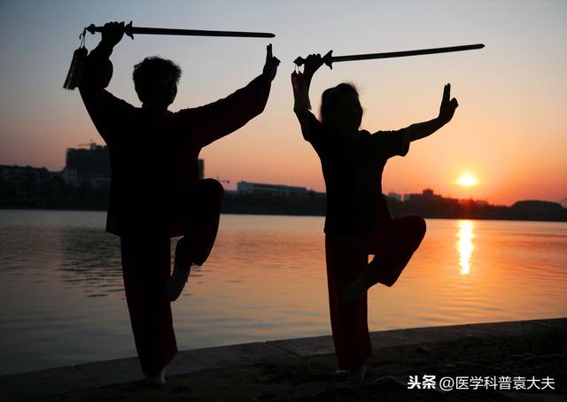 中老年人冬季起床要注意的5件事,转给身边所爱的人