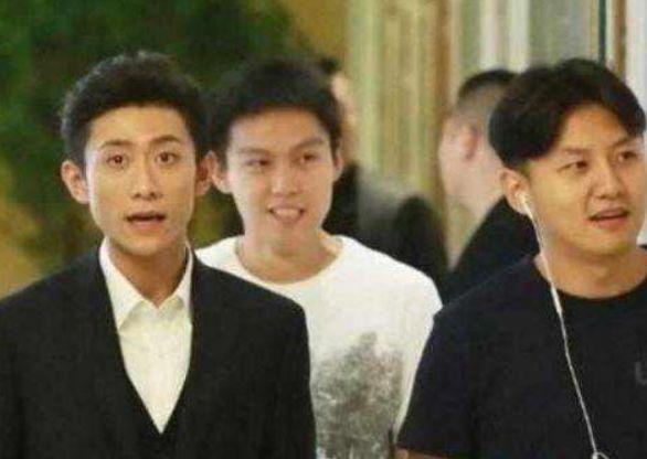 以为自己很红,上厕所带2排保镖“护驾”张一山一脸懵:这谁啊?