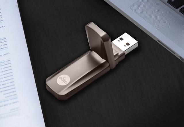最近大火的固态U盘,420MB/s比高铁速度还快?