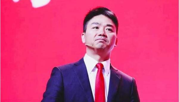 马云始料不及,刘强东也慌了,网友:怪不得拼多多这么便宜