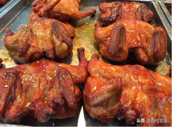 远离脑中风,记住少吃4种"诱发"的食物,中风不敢发作
