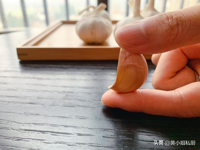 大蒜容易干瘪发芽坏掉,原来这些储存方法很多人不知道,先收藏了