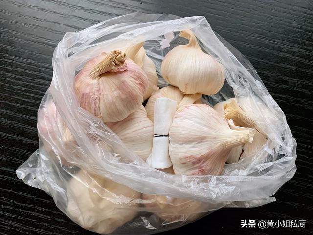 大蒜容易干瘪发芽坏掉,原来这些储存方法很多人不知道,先收藏了