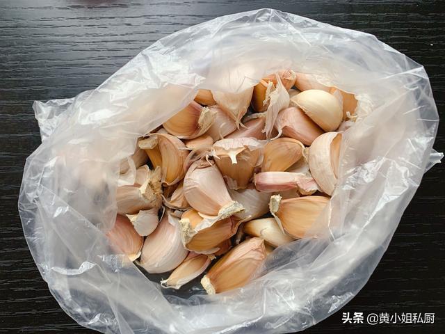 大蒜容易干瘪发芽坏掉,原来这些储存方法很多人不知道,先收藏了