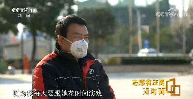 被公司“连升三级”的快递小哥,过去一个月到底做了什么?