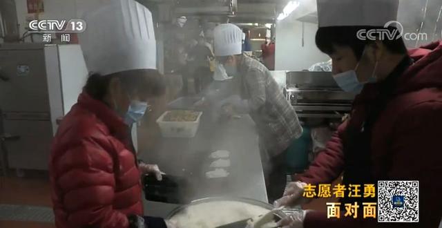 被公司“连升三级”的快递小哥,过去一个月到底做了什么?