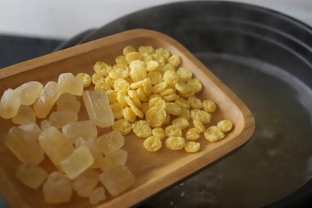 爱喝粥的朋友请收藏,掌握一点小技巧,煮出来的粥香滑顺口