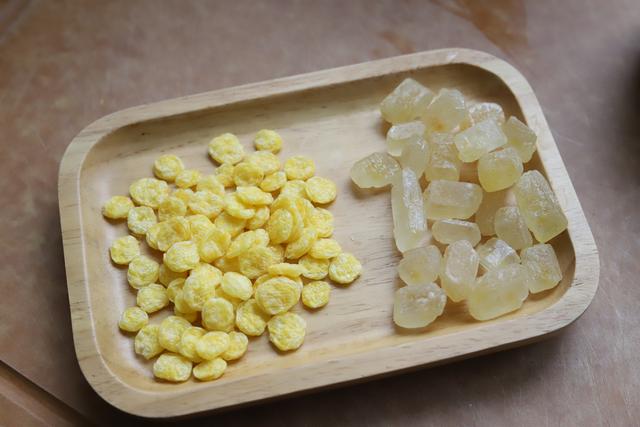 爱喝粥的朋友请收藏,掌握一点小技巧,煮出来的粥香滑顺口