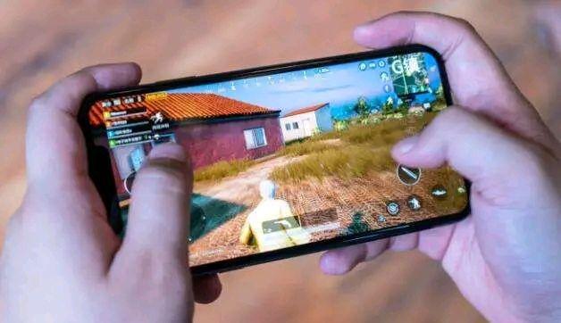 直降5000块!忍不住入手了公认最不值的iPhone,体验如何?