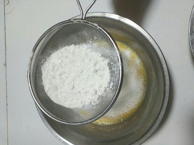 在家做蛋糕,按11个步骤做,1不塌陷,2弹性好,3蛋糕细腻口感好