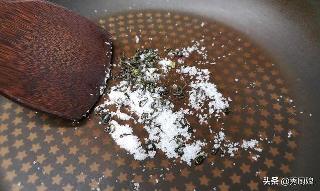 想喝奶茶不用买,教你在家做,1袋牛奶能做三大杯,比买的还好喝