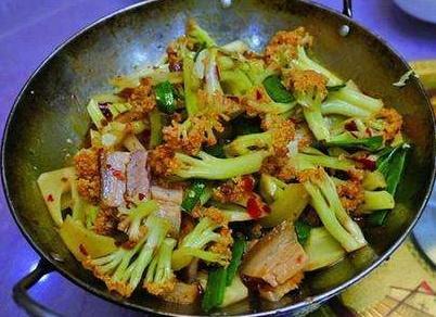 闺蜜请吃饭,我毫不犹豫点了这四道菜,老板看了笑着说:行家啊