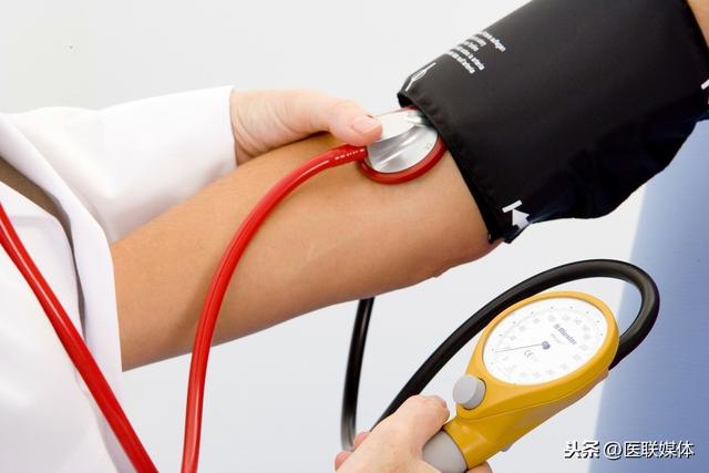 为什么高血压一直吃药，血压还不稳定？小心犯了4个错