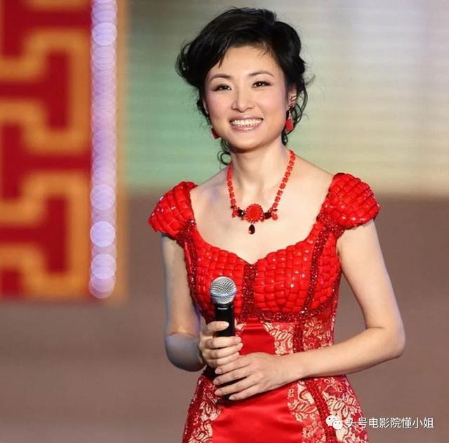如果不是《声临其境》云录制,不会发现,52岁的周涛这么可爱