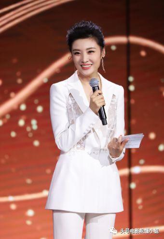 如果不是《声临其境》云录制,不会发现,52岁的周涛这么可爱