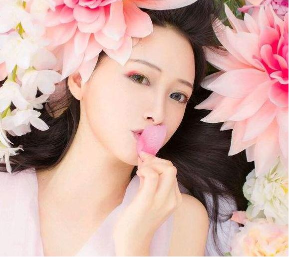 "喝错水"也会长斑?医生:用这"3物"泡水,当心喝出黑色素