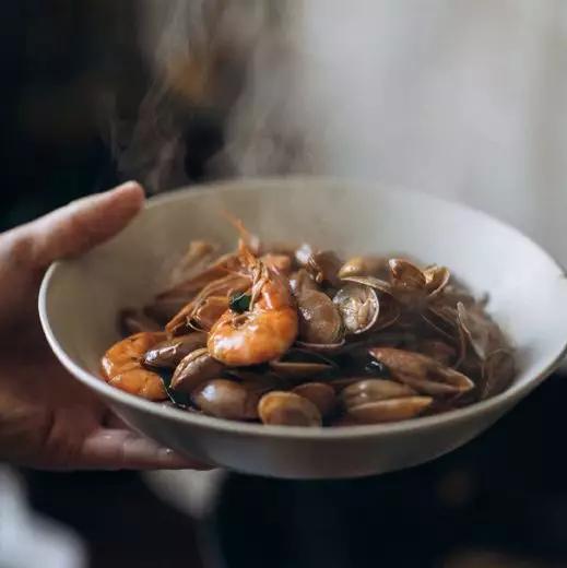 想要拍一组暖棕色调静物?快来看看这篇调色教程