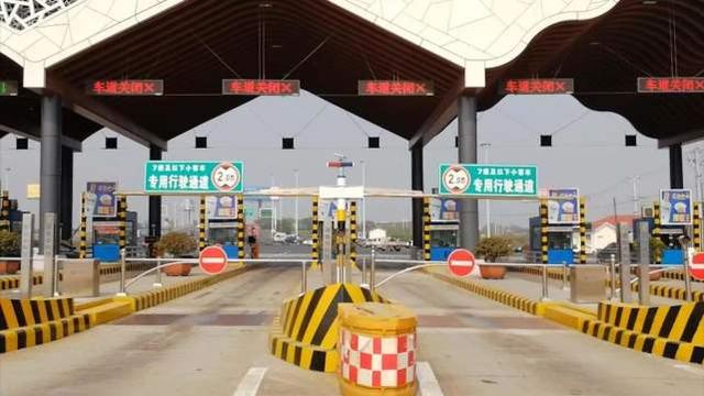 自驾游走高速和走国道哪个划算?算了一笔账,差距真不小