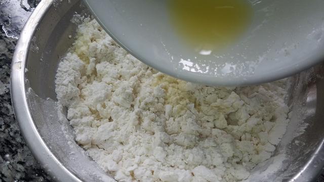 天气寒冷,不妨吃一下这道广东美食,暖身又好吃,做法太简单了