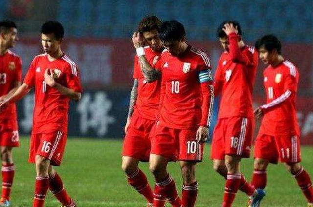 中国男足水平之低，令球迷们心痛，为何会造成这种状况？