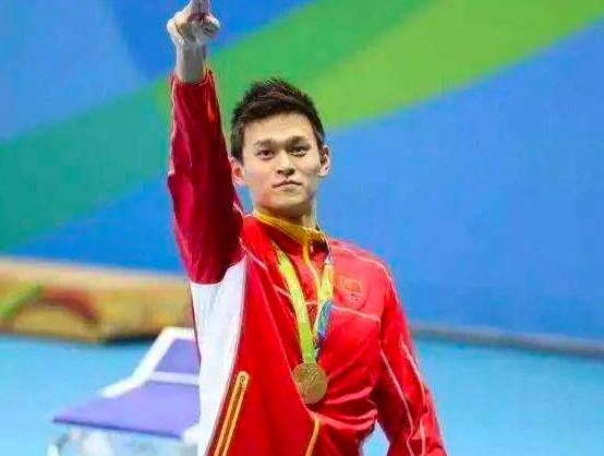 李小璐贾乃亮离婚真实原因!孙杨上综艺爱哭?Baby为何不回应黄晓明