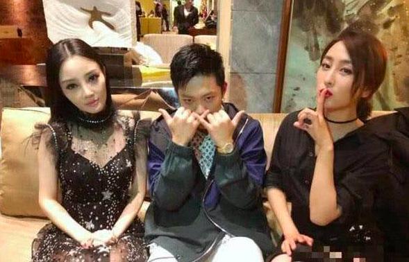 李小璐贾乃亮离婚真实原因!孙杨上综艺爱哭?Baby为何不回应黄晓明