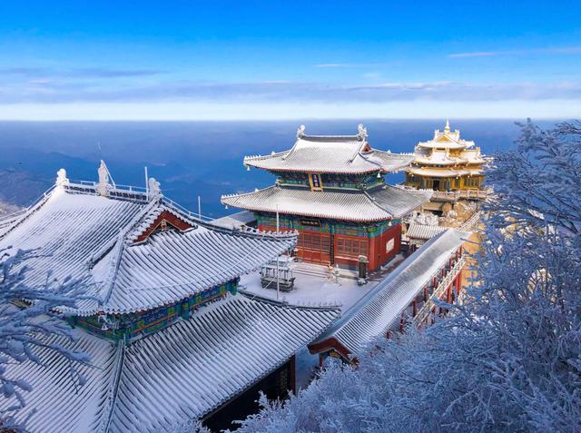 全球黄金最多的山顶!下雪后就成了“云顶天宫”,是老子得道之地
