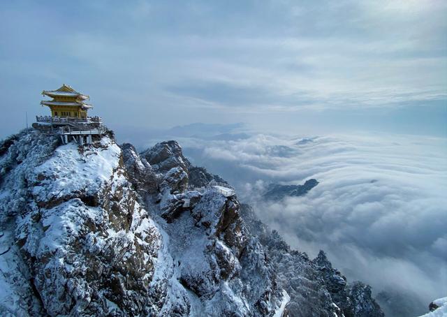 全球黄金最多的山顶!下雪后就成了“云顶天宫”,是老子得道之地