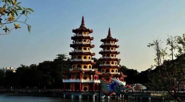 亚洲建造最疯狂的7座寺庙,网友:天才的构思和疯子的大胆
