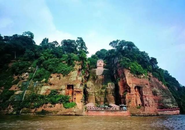 亚洲建造最疯狂的7座寺庙,网友:天才的构思和疯子的大胆
