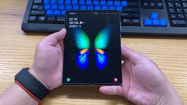三星王牌价格松动,12G+512G+骁龙855+4380mAh,迎接翻盖新机